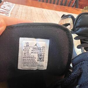 Girls authentic Jordans.